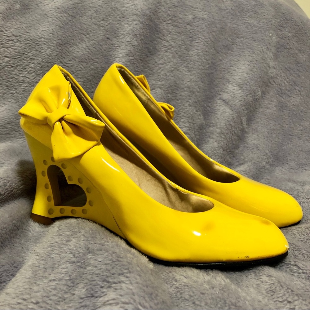 Heart Cutout Bow Heels